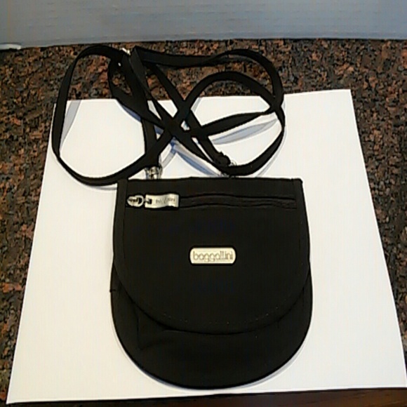 Baggallini Accessories - Baggallini "Teenee" RFID Crossbody NWOT Baggallini Accessories - Baggallini "Teenee" RFID Crossbody NWOT